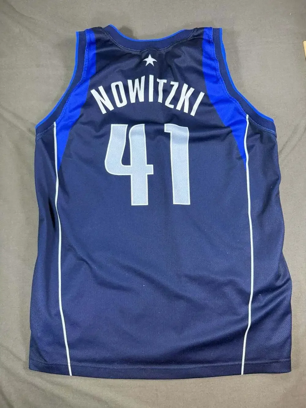 Vintage Champion NBA Dallas Mavericks Dirk Nowitzki #41 Away Jersey Size L